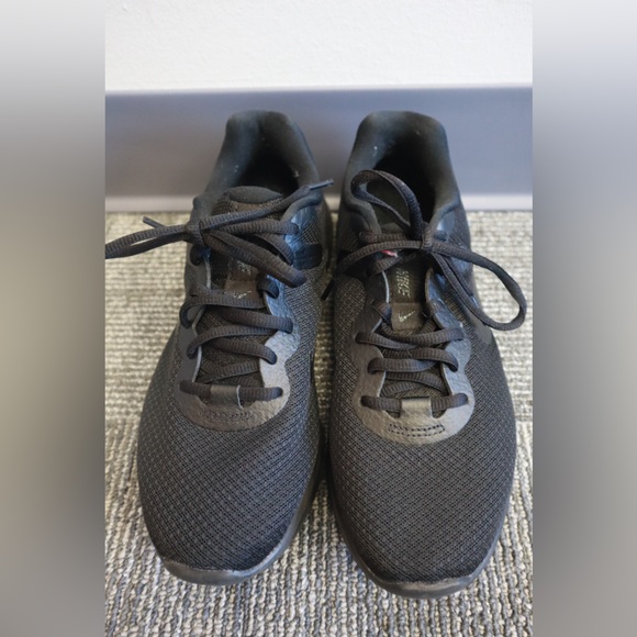 Nike Revolution 6 Running Shoes Size 7.5 Black - Picture 3 of 5